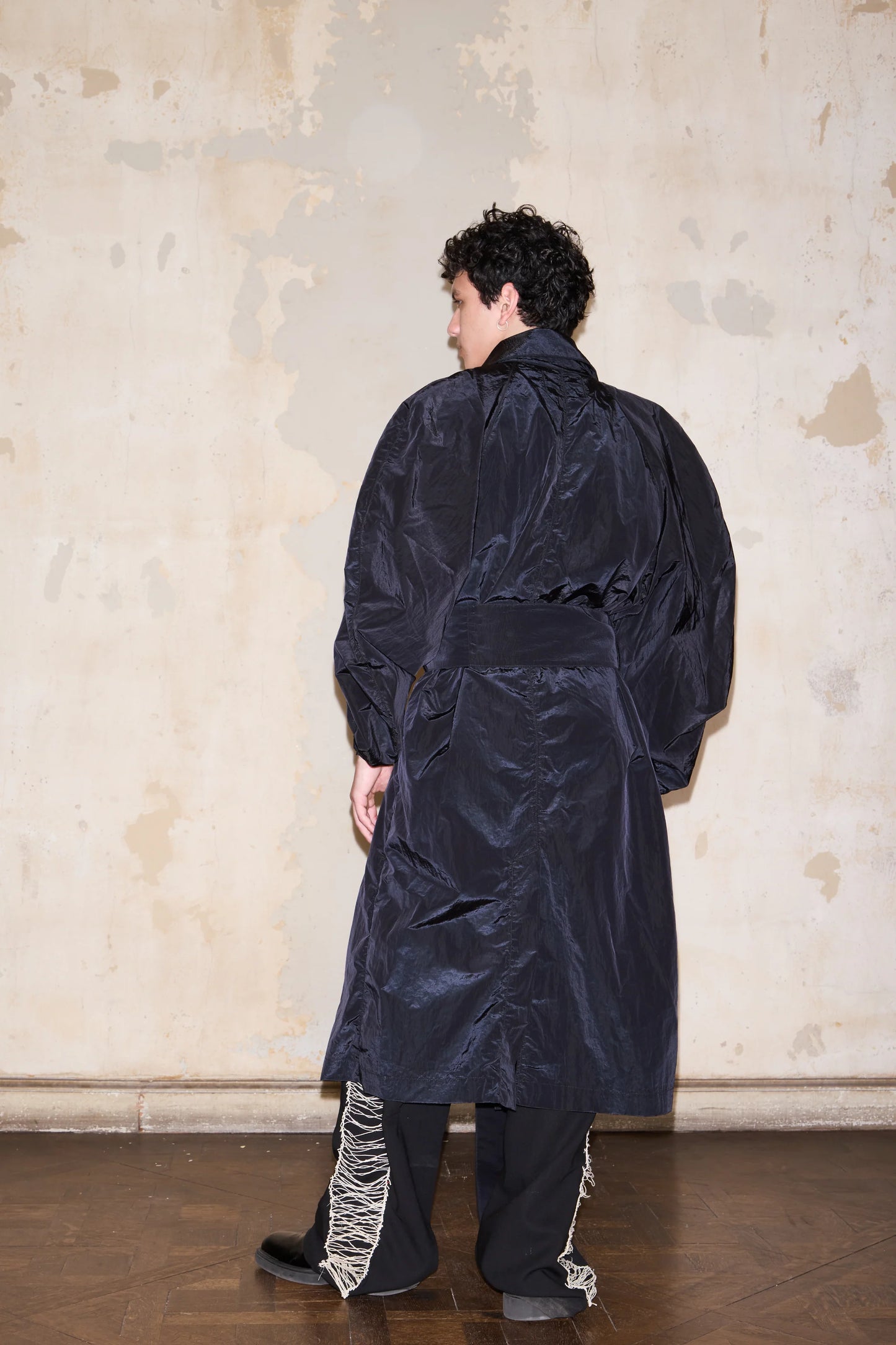 TEMPLE TRENCH BLACK